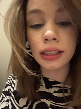 Snapshot of Street_young chatting on February 19, 2025, 3:49 pm Street young online show from February 19, 2025, 3:49 pm