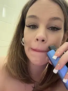 Snapshot of Street_young chatting on February 22, 2025, 3:58 pm Street young online show from February 22, 2025, 3:58 pm