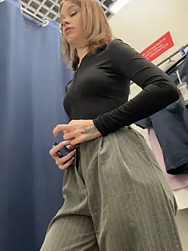 Snapshot of Street_young chatting on February 23, 2025, 4:02 pm Street young online show from February 23, 2025, 4:02 pm