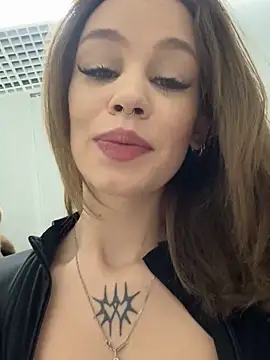 Snapshot of Street_young chatting on February 28, 2025, 1:25 pm Street young online show from February 28, 2025, 1:25 pm