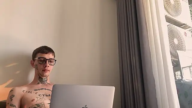 anahori  simon online show from April 6, 2026, 4:46 am