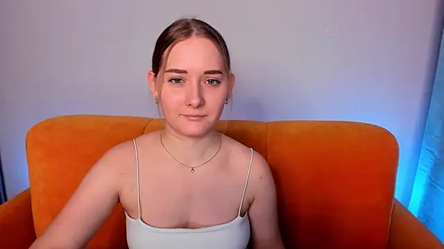 Snapshot of AlinaVice chatting on February 3, 2025, 4:14 am AlinaVice online show from February 3, 2025, 4:14 am