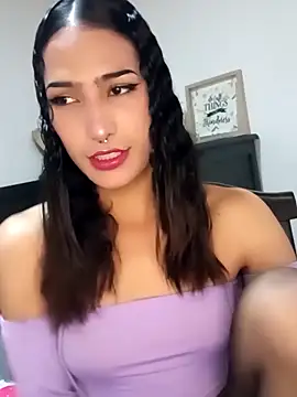 Lanna hott  online show from March 22, 2025, 8:15 pm