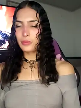 Lanna hott  online show from October 3, 2025, 11:02 pm