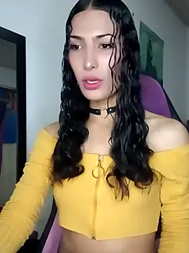 Lanna hott  online show from April 24, 2026, 6:54 pm