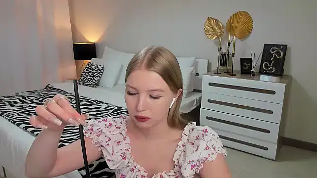 shy  lady online show from January 26, 2025, 9:29 pm