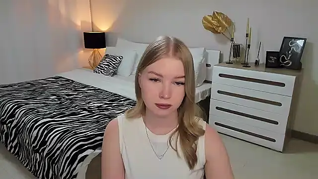 shy  lady online show from March 4, 2025, 9:22 pm