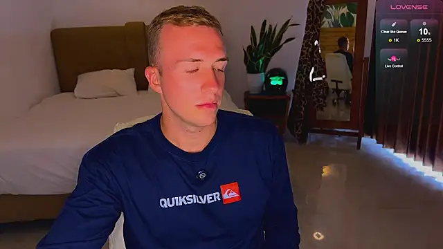 Snapshot of tommy_cumfinger chatting on November 13, 2025, 6:01 am tommy cumfinger online show from November 13, 2025, 6:01 am