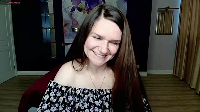 AriaGray online show from December 22, 2025, 1:30 pm