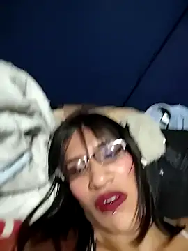 Snapshot of Aura_love69 chatting on October 12, 2025, 10:03 am Aura love69 online show from October 12, 2025, 10:03 am