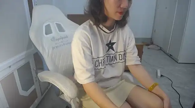 Susu204 online show from March 10, 2025, 1:21 pm