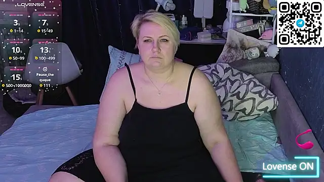 CuteHanna online show from March 16, 2026, 7:40 pm