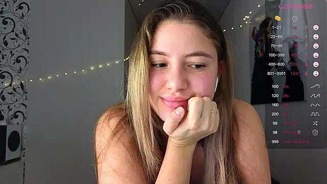 Snapshot of Yassyaaa chatting on December 14, 2024, 12:33 am Yassyaaa online show from December 14, 2024, 12:33 am