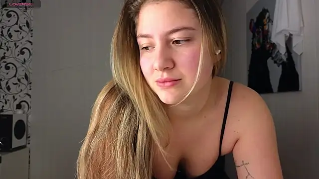 Snapshot of Yassyaaa chatting on January 7, 2025, 2:20 am Yassyaaa online show from January 7, 2025, 2:20 am