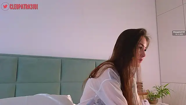 Cleopatra3101 online show from November 18, 2025, 9:47 am