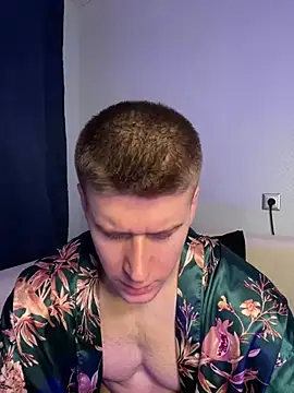 Snapshot of Bruno_Banani chatting on January 21, 2025, 9:15 pm Bruno Banani online show from January 21, 2025, 9:15 pm