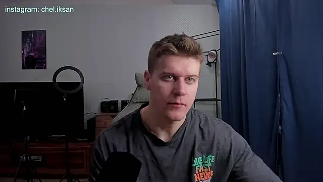 Snapshot of Bruno_Banani chatting on February 17, 2025, 12:59 pm Bruno Banani online show from February 17, 2025, 12:59 pm