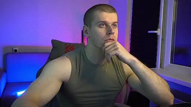 Snapshot of Bruno_Banani chatting on September 18, 2025, 5:26 pm Bruno Banani online show from September 18, 2025, 5:26 pm