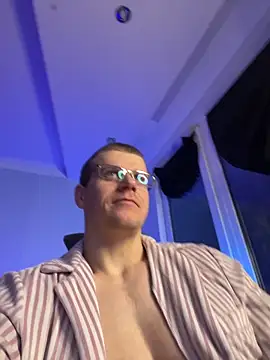 Snapshot of Bruno_Banani chatting on September 25, 2025, 8:34 pm Bruno Banani online show from September 25, 2025, 8:34 pm
