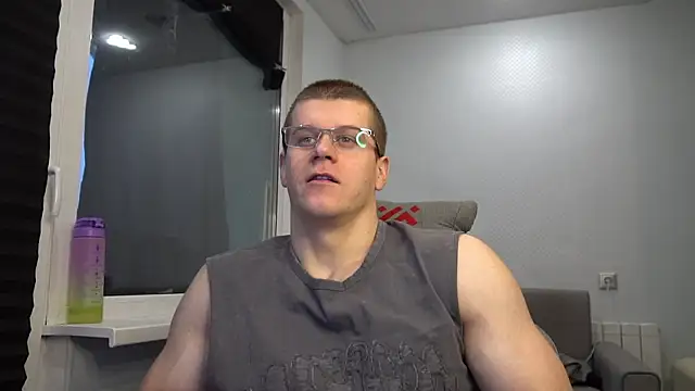 Snapshot of Bruno_Banani chatting on October 2, 2025, 3:41 pm Bruno Banani online show from October 2, 2025, 3:41 pm