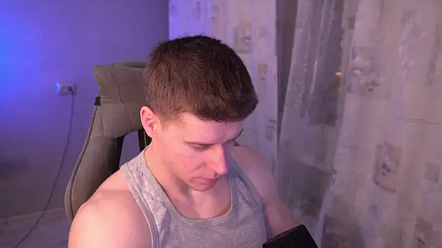 Snapshot of Bruno_Banani chatting on November 15, 2025, 8:27 pm Bruno Banani online show from November 15, 2025, 8:27 pm