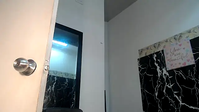 KristalTsXXX online show from March 29, 2026, 4:18 pm