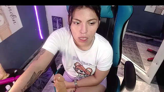 Snapshot of MartinaFonse chatting on February 7, 2025, 12:06 pm MartinaFonse online show from February 7, 2025, 12:06 pm