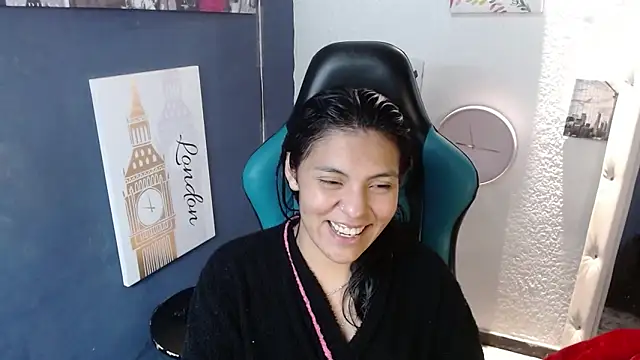 Snapshot of MartinaFonse chatting on February 8, 2025, 2:15 am MartinaFonse online show from February 8, 2025, 2:15 am