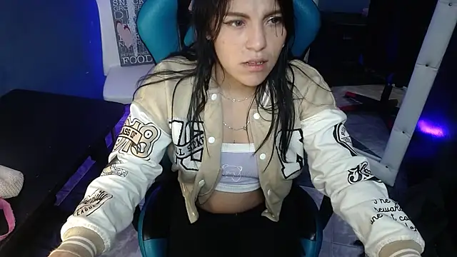 Snapshot of MartinaFonse chatting on March 6, 2025, 2:09 am MartinaFonse online show from March 6, 2025, 2:09 am