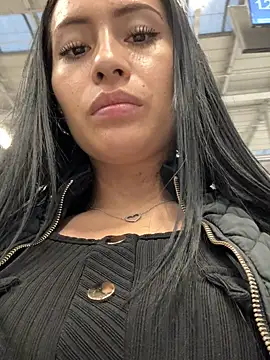 Sara luna  online show from March 1, 2025, 2:55 pm