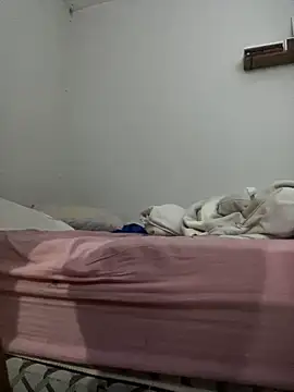 sammoura01 online show from November 7, 2025, 3:17 am