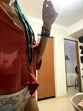 sammoura01 online show from November 9, 2025, 2:21 am