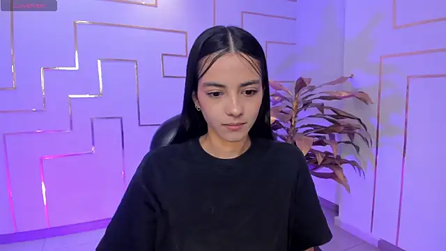 HannahJamesX online show from September 12, 2025, 5:57 pm