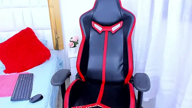 MadelineJackson online show from January 18, 2025, 4:59 am