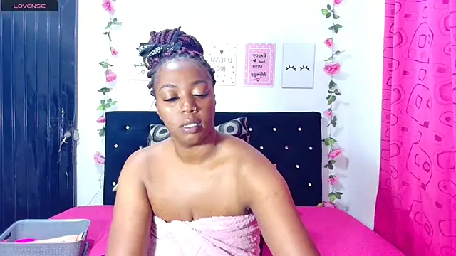 Snapshot of CiaraEbony chatting on October 22, 2025, 12:22 am CiaraEbony online show from October 22, 2025, 12:22 am