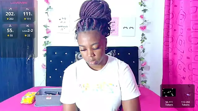 Snapshot of CiaraEbony chatting on October 23, 2025, 2:00 am CiaraEbony online show from October 23, 2025, 2:00 am