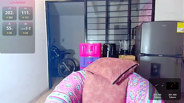 Snapshot of CiaraEbony chatting on October 27, 2025, 9:46 am CiaraEbony online show from October 27, 2025, 9:46 am