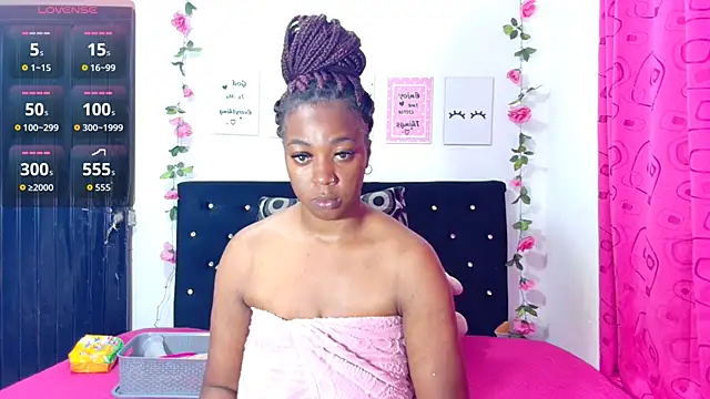 Snapshot of CiaraEbony chatting on October 31, 2025, 12:00 am CiaraEbony online show from October 31, 2025, 12:00 am