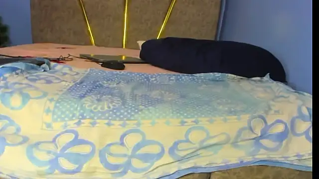 Snapshot of Pretty_Shall chatting on October 20, 2025, 3:51 am Pretty Shall online show from October 20, 2025, 3:51 am