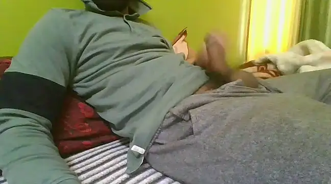 Snapshot of 17Prat1998 chatting on January 4, 2025, 5:27 am 17Prat1998 online show from January 4, 2025, 5:27 am