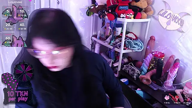 LiloMoon69 online show from February 9, 2026, 1:04 pm