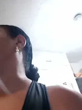 OliviaBurning online show from November 6, 2025, 7:37 pm