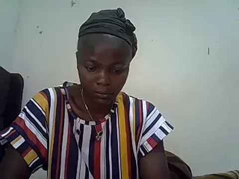 Snapshot of pretty_vivy chatting on March 18, 2025, 9:52 am pretty vivy online show from March 18, 2025, 9:52 am