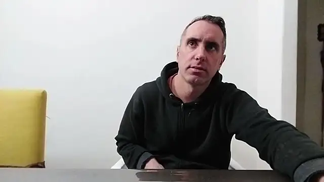 Snapshot of HELL_FIRE chatting on July 2, 2026, 9:54 pm HELL FIRE online show from July 2, 2026, 9:54 pm