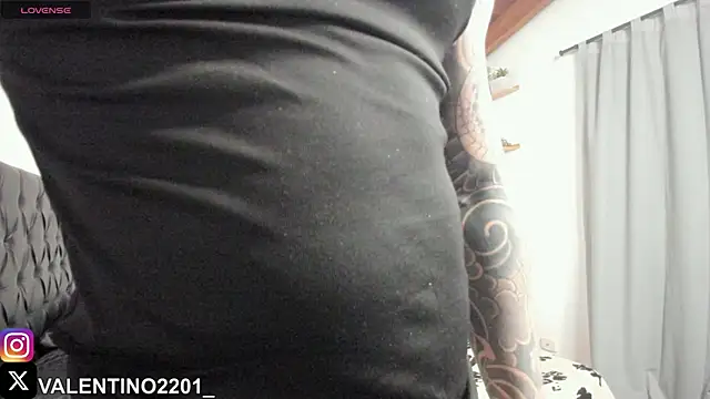 Valentino Xander online show from October 18, 2025, 12:24 am