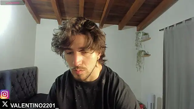 Valentino Xander online show from October 26, 2025, 12:27 am