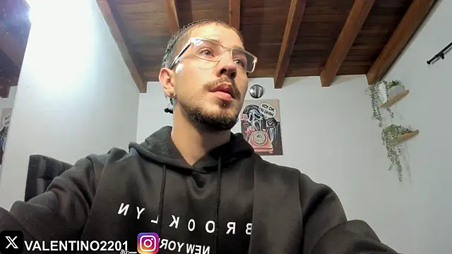 Valentino Xander online show from November 11, 2025, 1:49 am