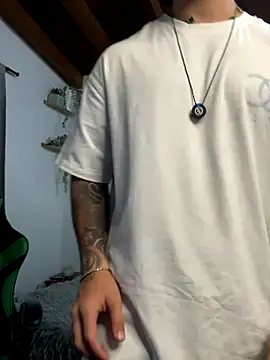 Valentino Xander online show from November 26, 2025, 11:50 pm