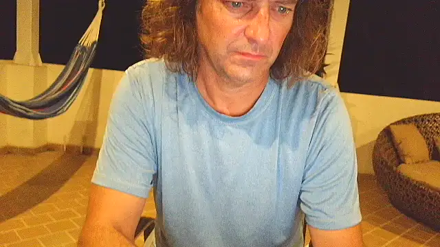 costanza7070 online show from April 15, 2026, 1:23 am