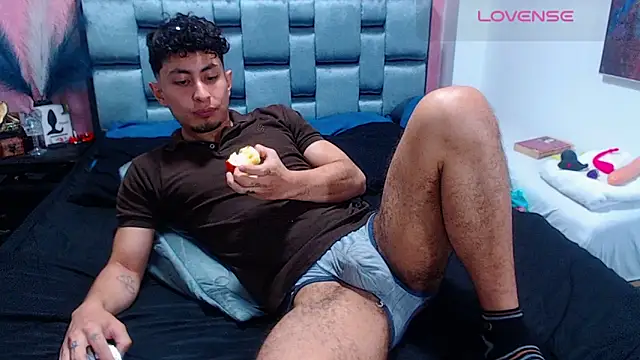 Piggy Eddy online show from December 14, 2024, 2:21 pm